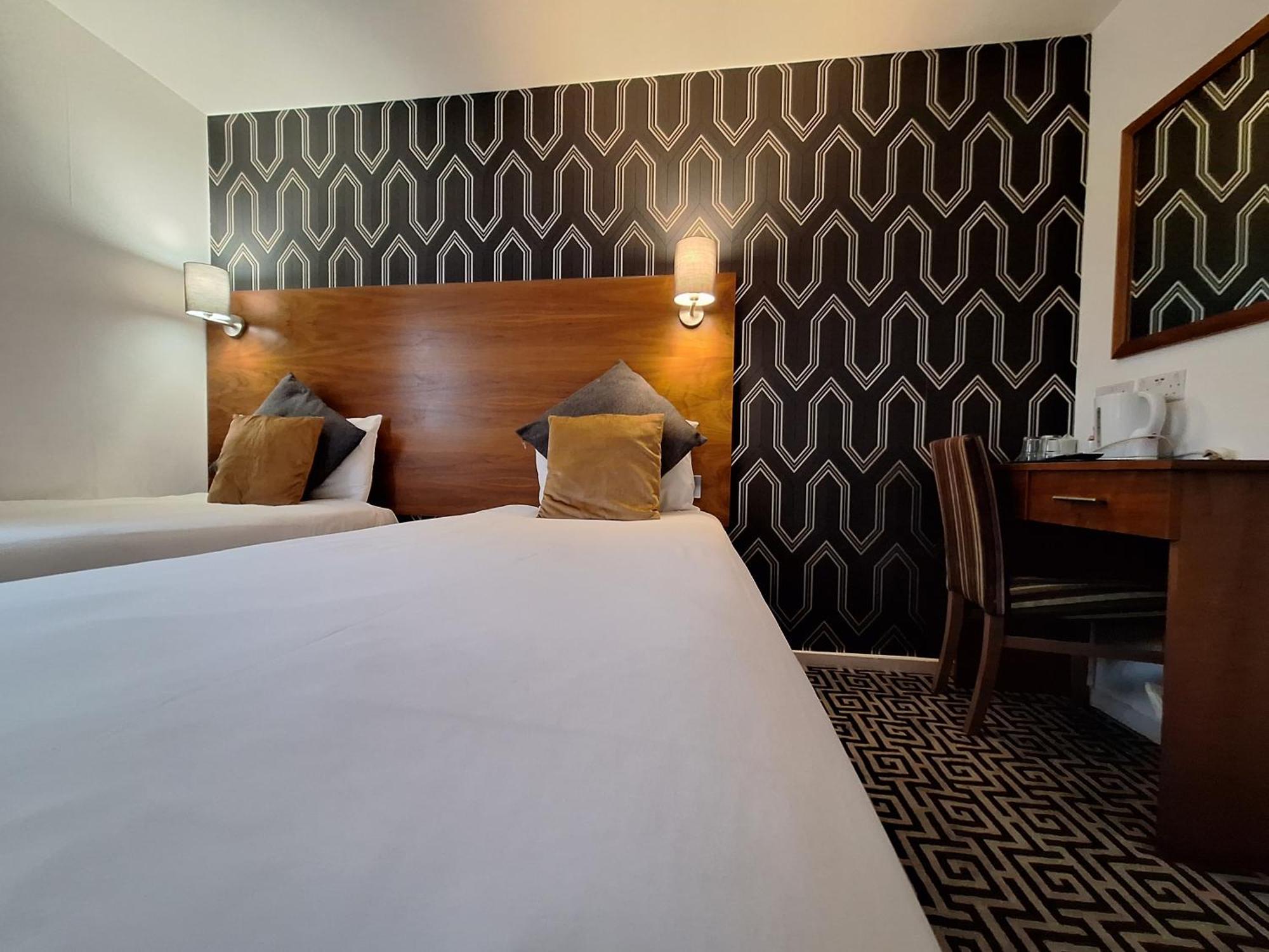 Stockwood Hotel - Luton Airport Экстерьер фото