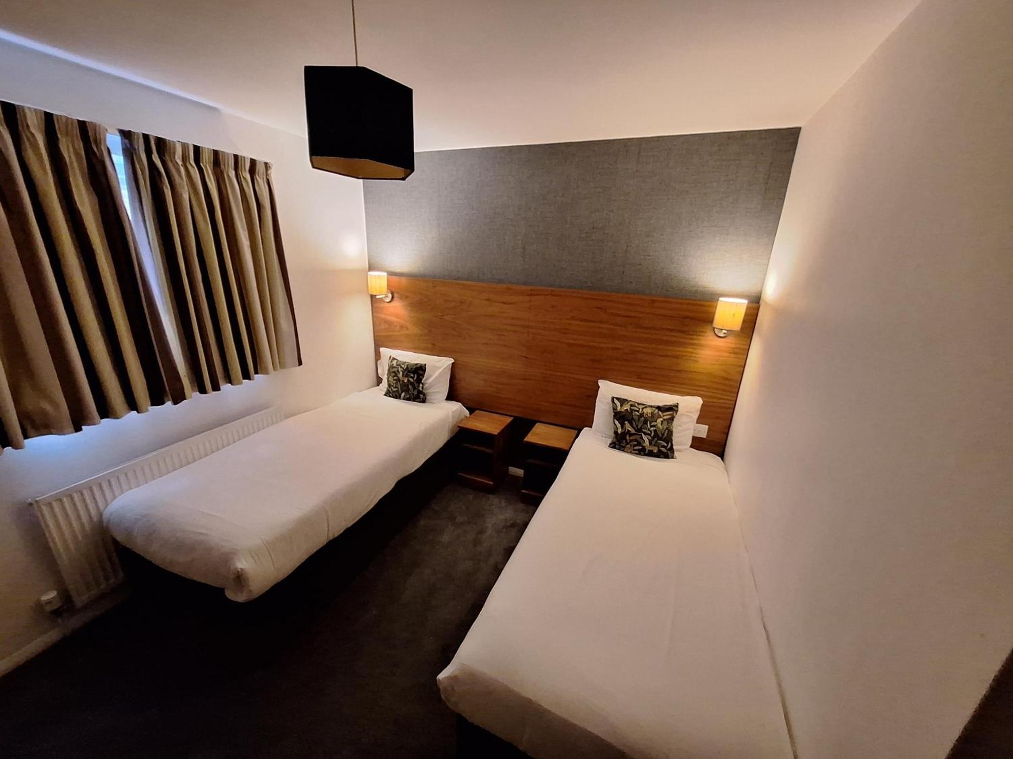 Stockwood Hotel - Luton Airport Экстерьер фото
